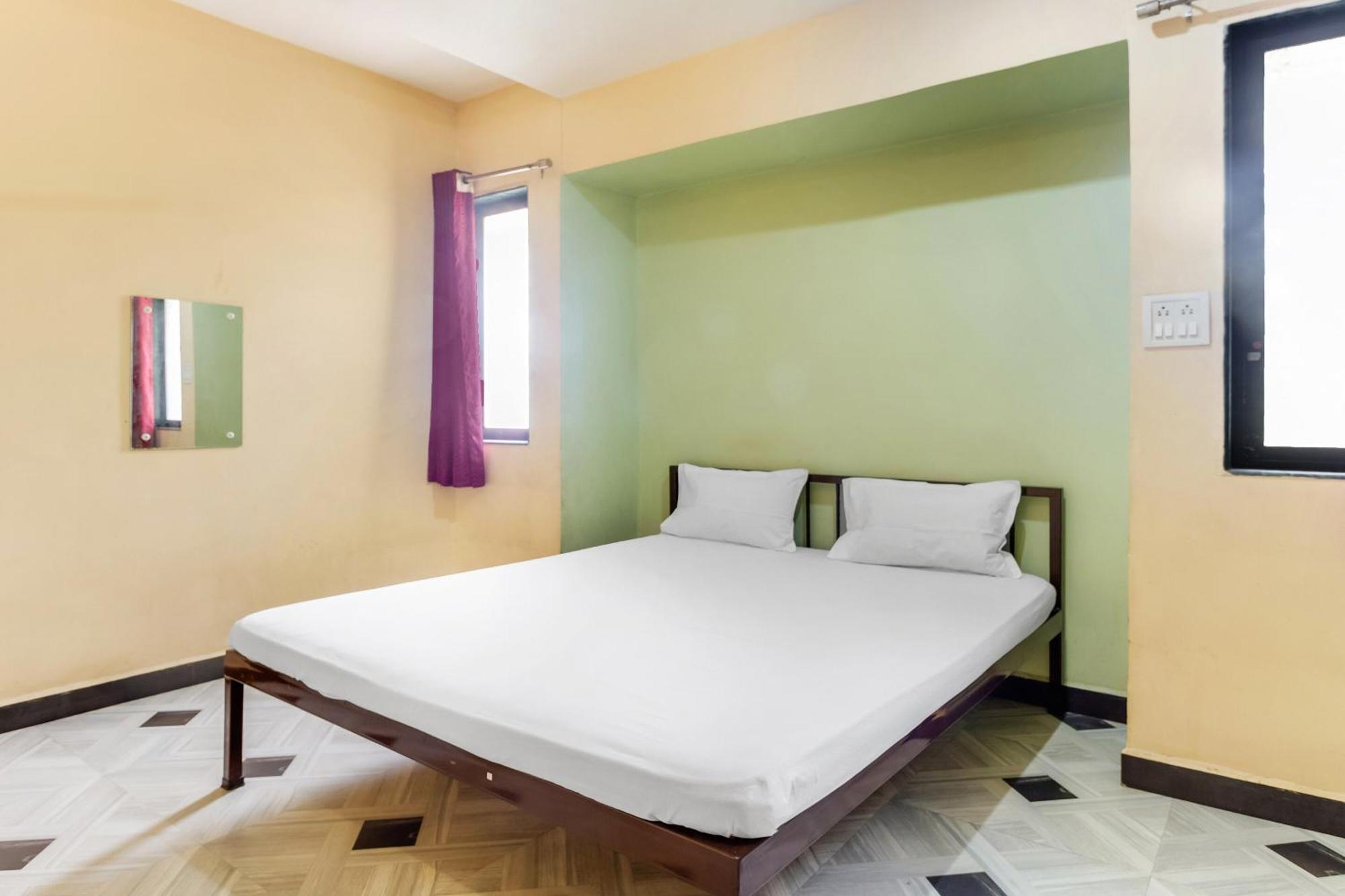 Spot On Harihar Lodging And Yatri Niwas Otel Kolhapur Dış mekan fotoğraf