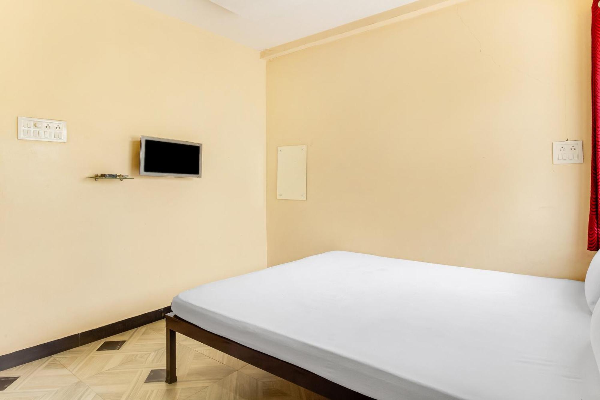 Spot On Harihar Lodging And Yatri Niwas Otel Kolhapur Dış mekan fotoğraf