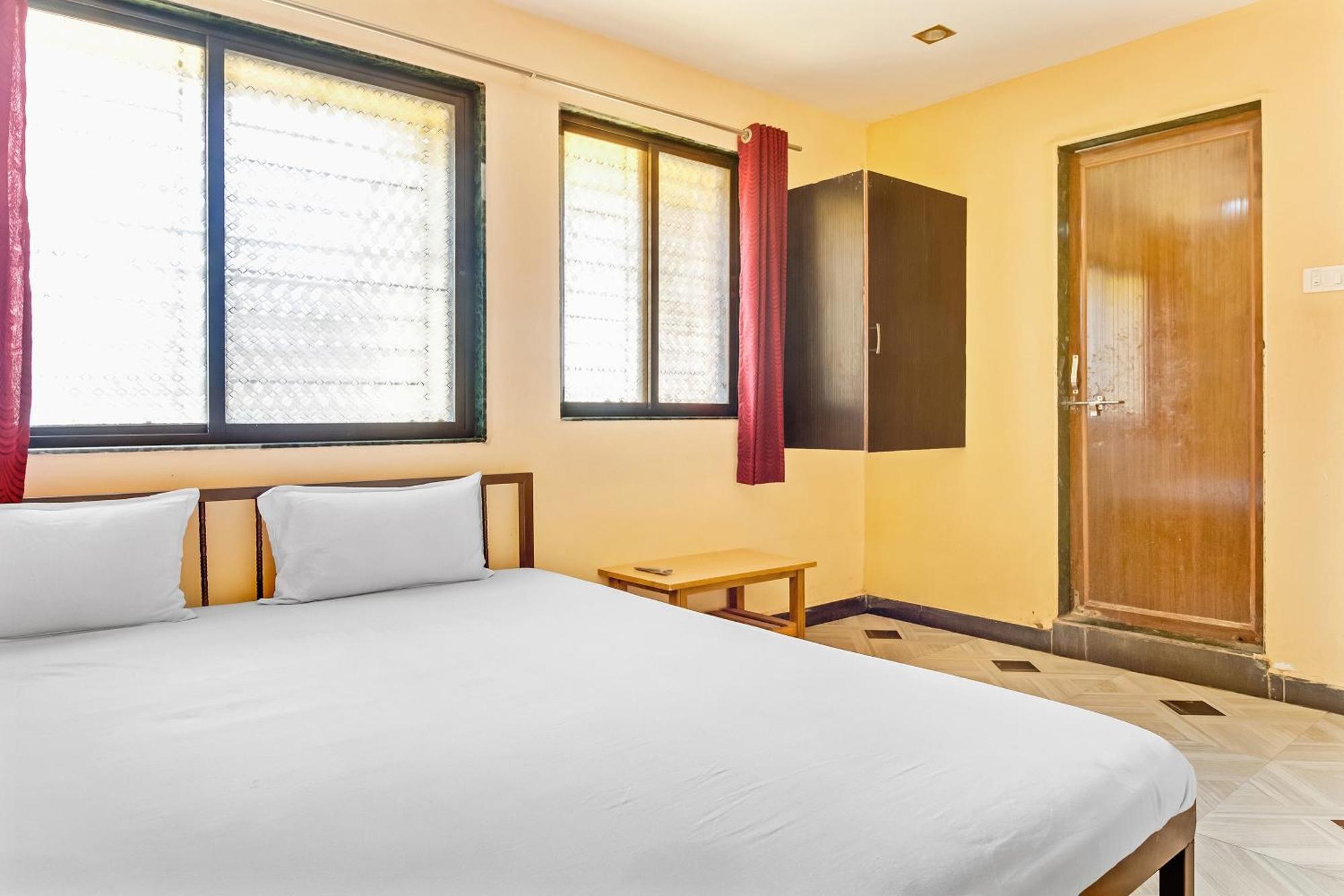 Spot On Harihar Lodging And Yatri Niwas Otel Kolhapur Dış mekan fotoğraf