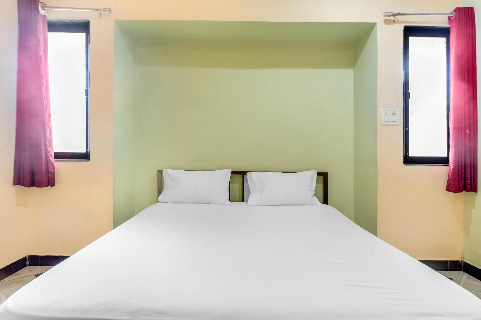 Spot On Harihar Lodging And Yatri Niwas Otel Kolhapur Dış mekan fotoğraf