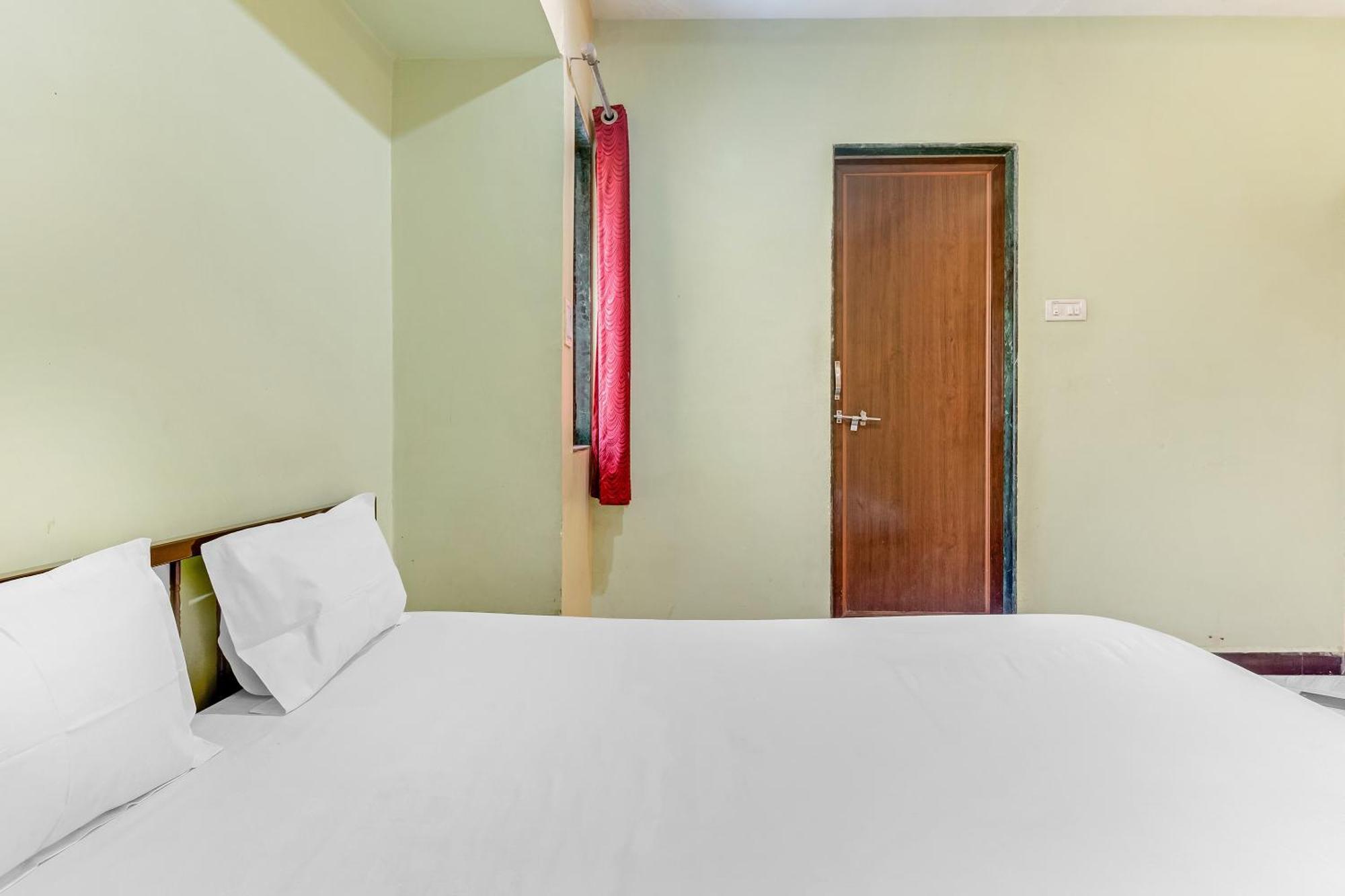 Spot On Harihar Lodging And Yatri Niwas Otel Kolhapur Dış mekan fotoğraf